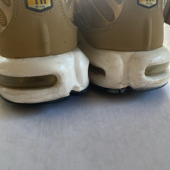 NIKE Air Max Plus #903827-700 Men’s Tuned Air Metallic Gold Sneakers Size 13 - Picture 9 of 12